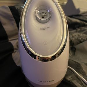Barely used Aira Facial Steamer